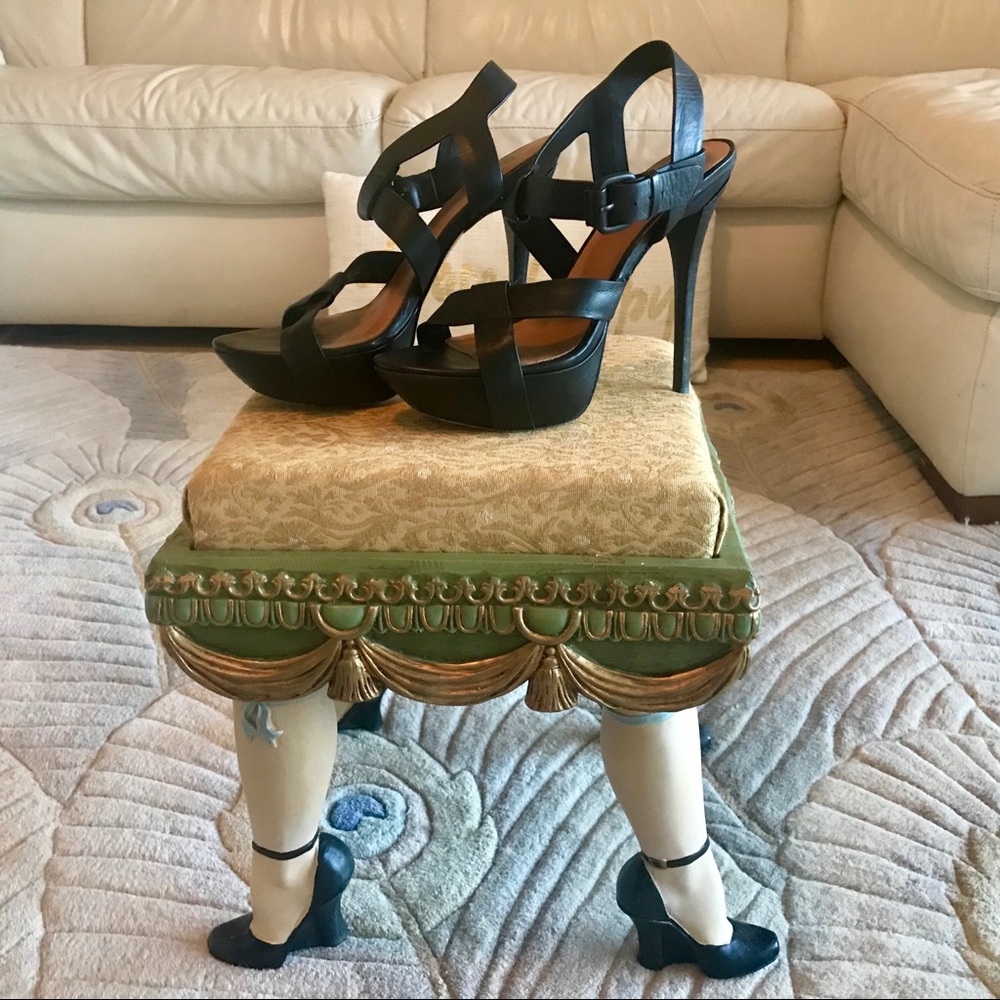 Real leather L.A.M.B. pair of sexy sandals size 8M